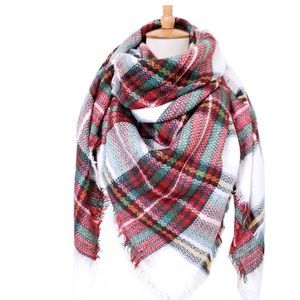 • Holiday Plaid Scarf •